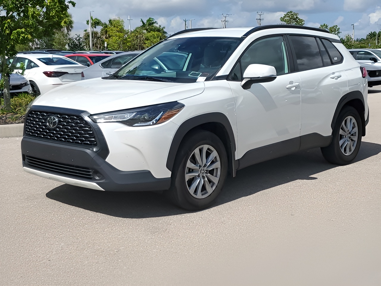 Vehicle image 33 of 41