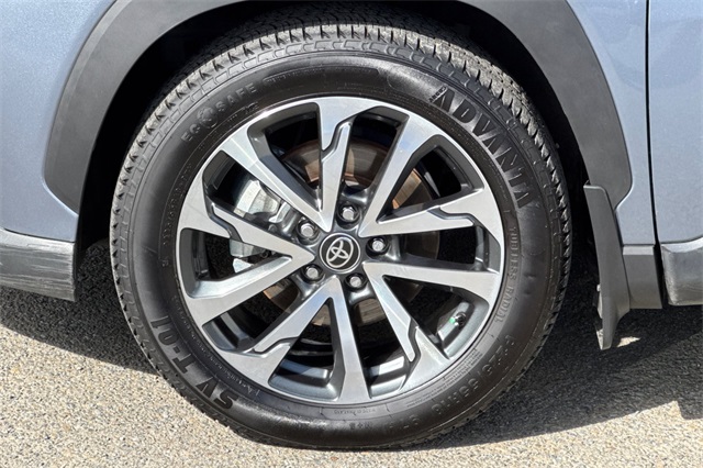 Vehicle image 40 of 49