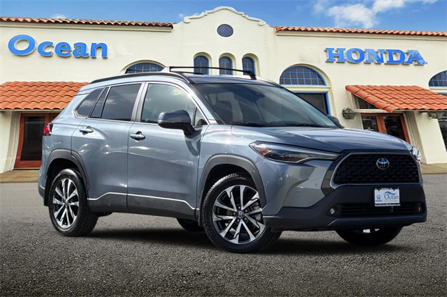 Vehicle image 4 of 49