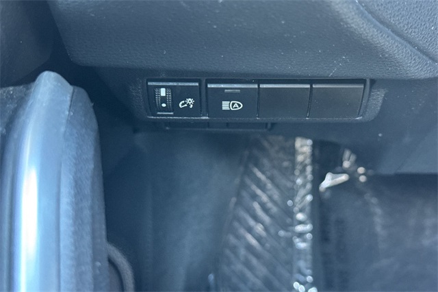 Vehicle image 37 of 49