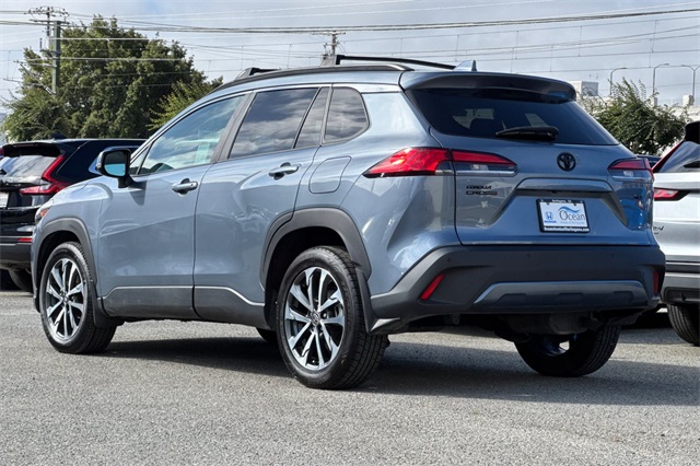Vehicle image 8 of 49