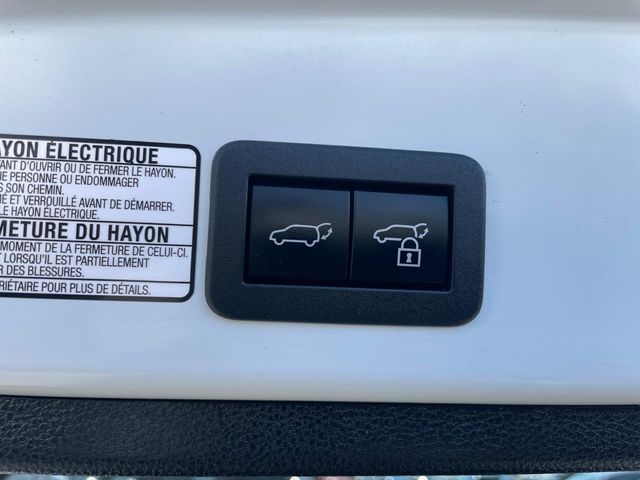 Vehicle image 13 of 34