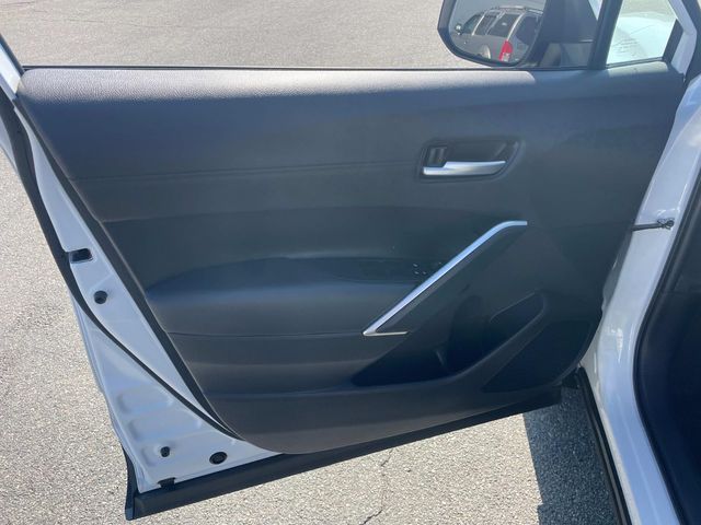 Vehicle image 19 of 34