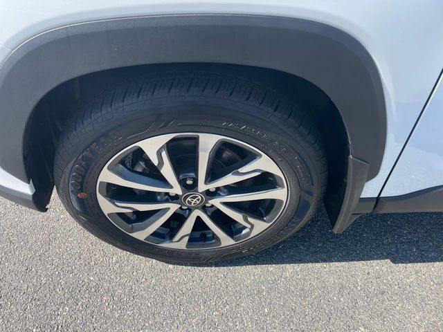 Vehicle image 14 of 34