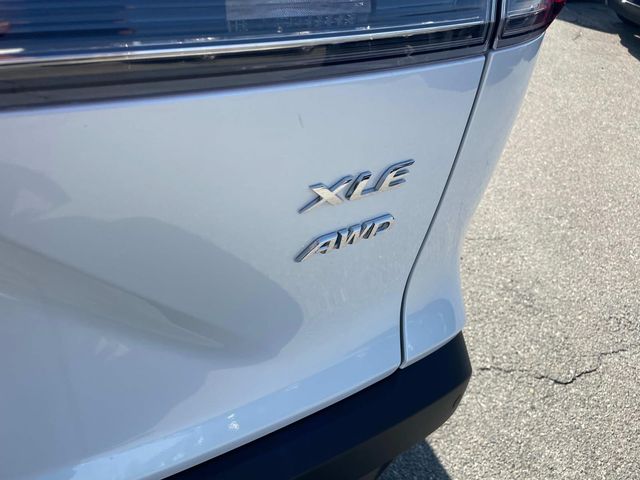 Vehicle image 11 of 34