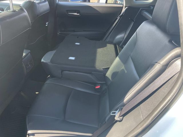 Vehicle image 17 of 34