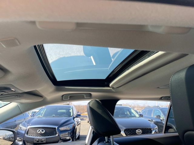 Vehicle image 24 of 34