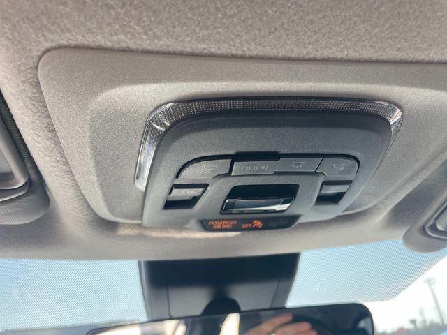 Vehicle image 30 of 34