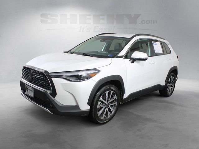 2022 Toyota Corolla Cross XLE Image 1 of 28