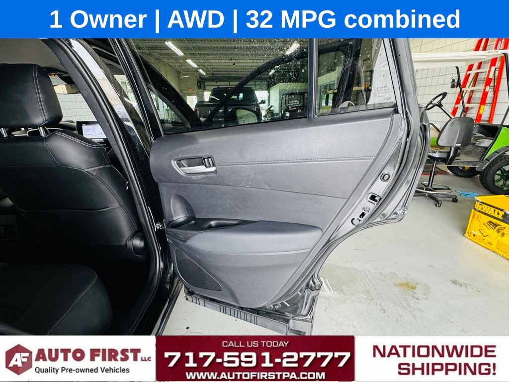 Vehicle image 20 of 25