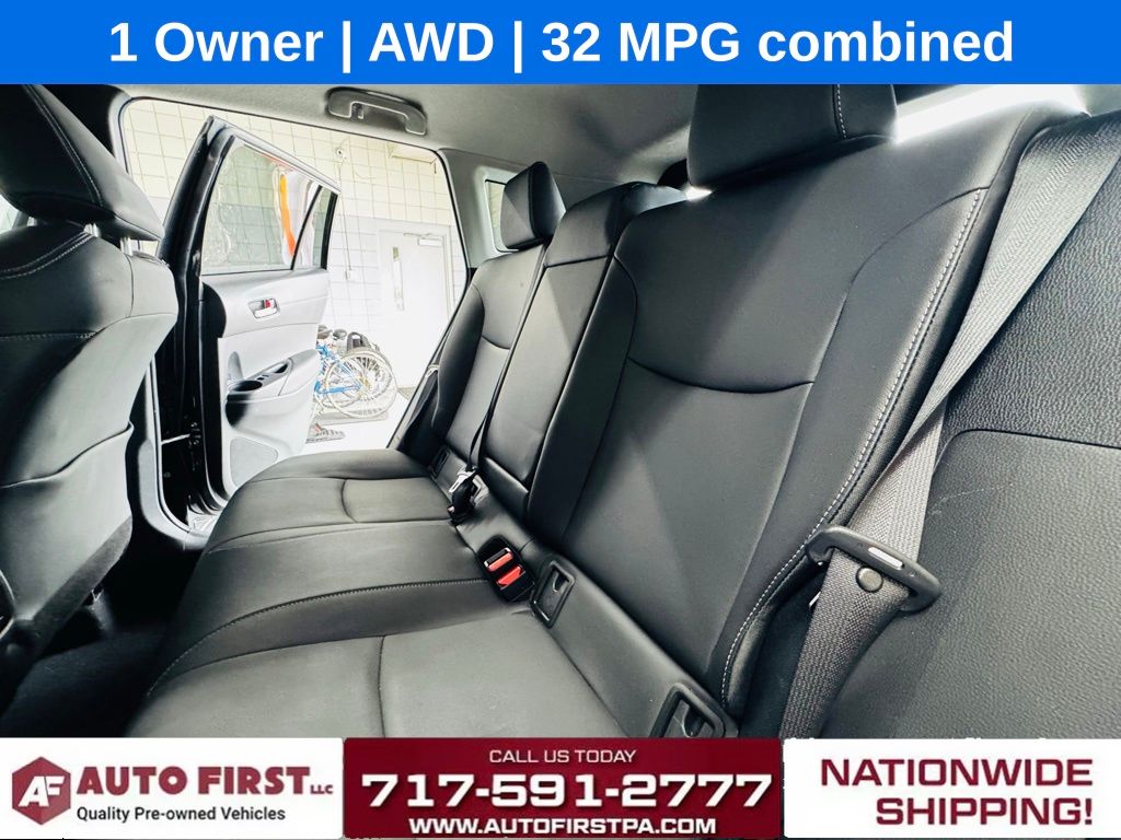 Vehicle image 19 of 25