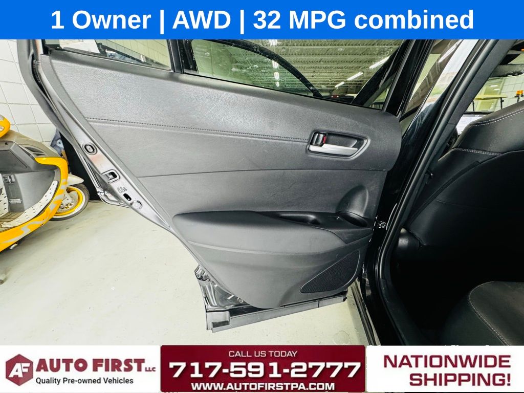Vehicle image 18 of 25