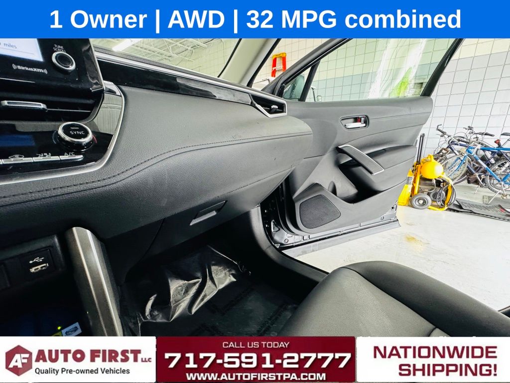 Vehicle image 16 of 25