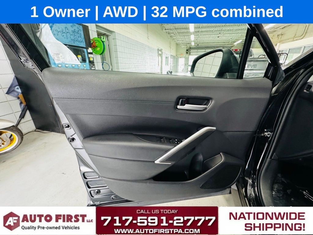 Vehicle image 9 of 25