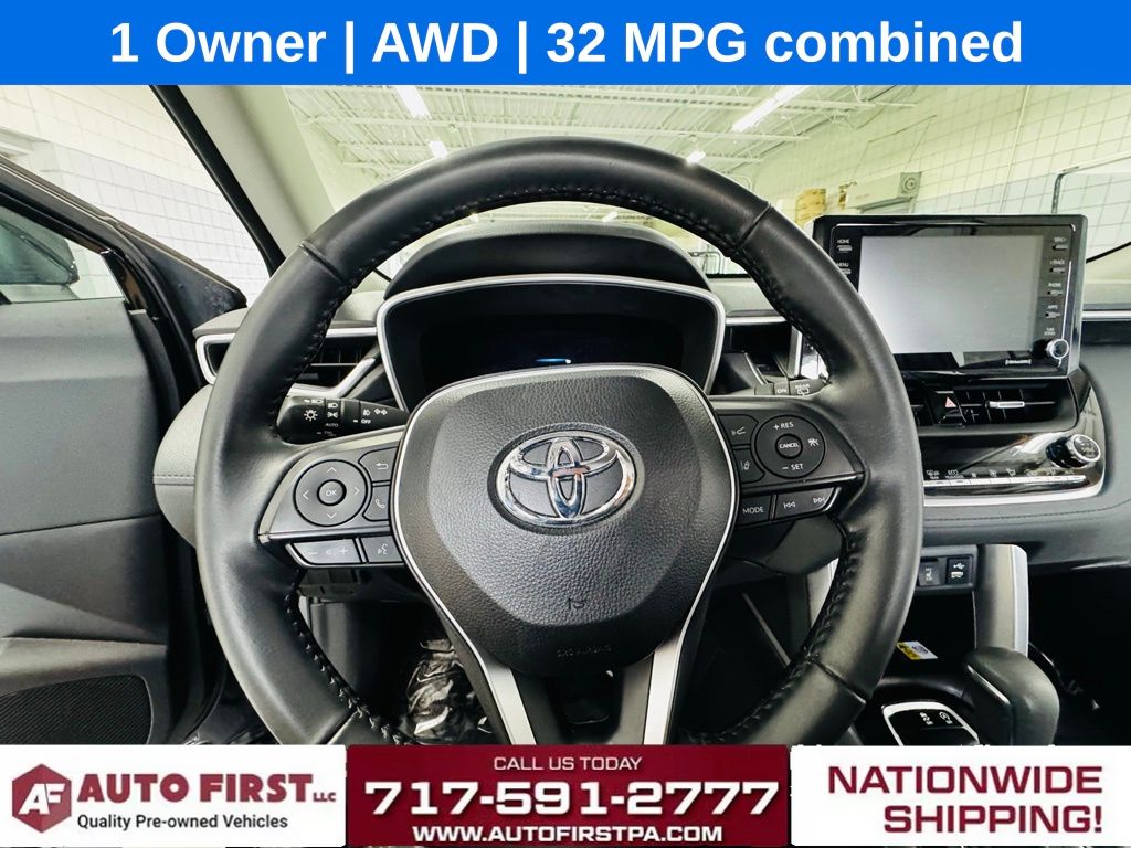 Vehicle image 13 of 25
