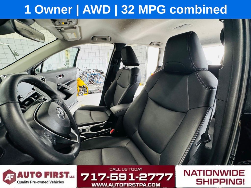Vehicle image 10 of 25