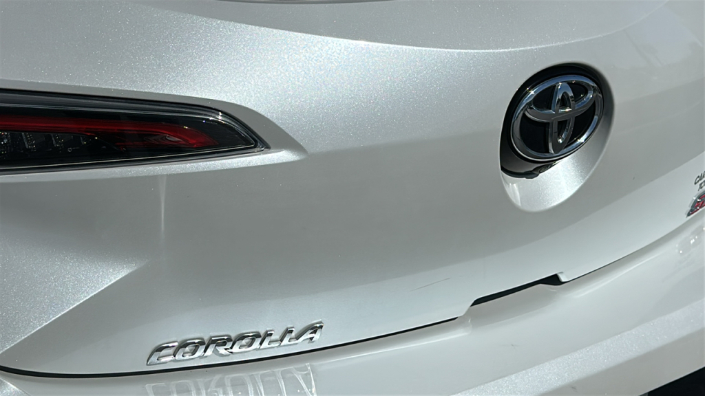 Vehicle image 28 of 30