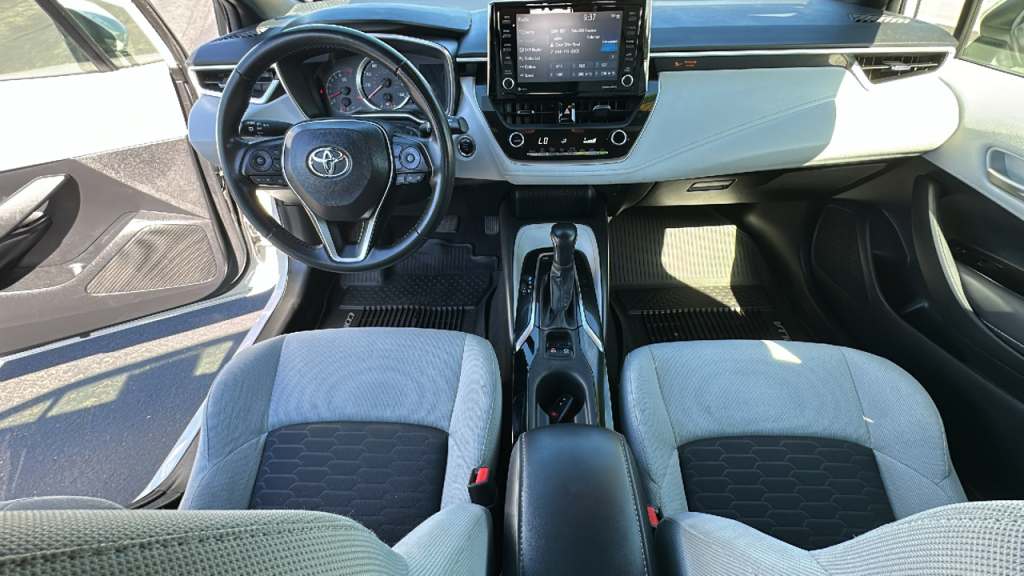 Vehicle image 14 of 30