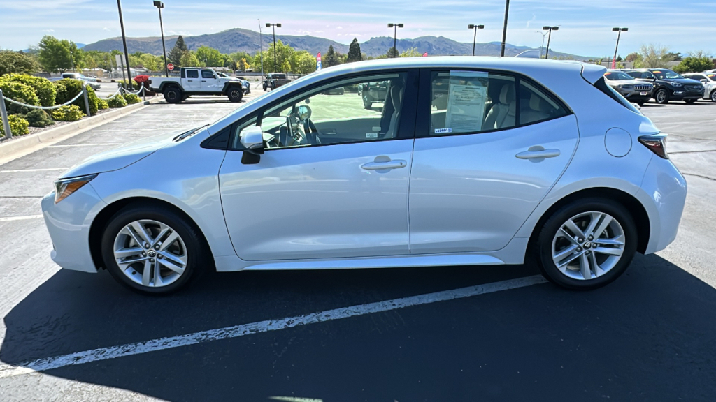 Vehicle image 8 of 30