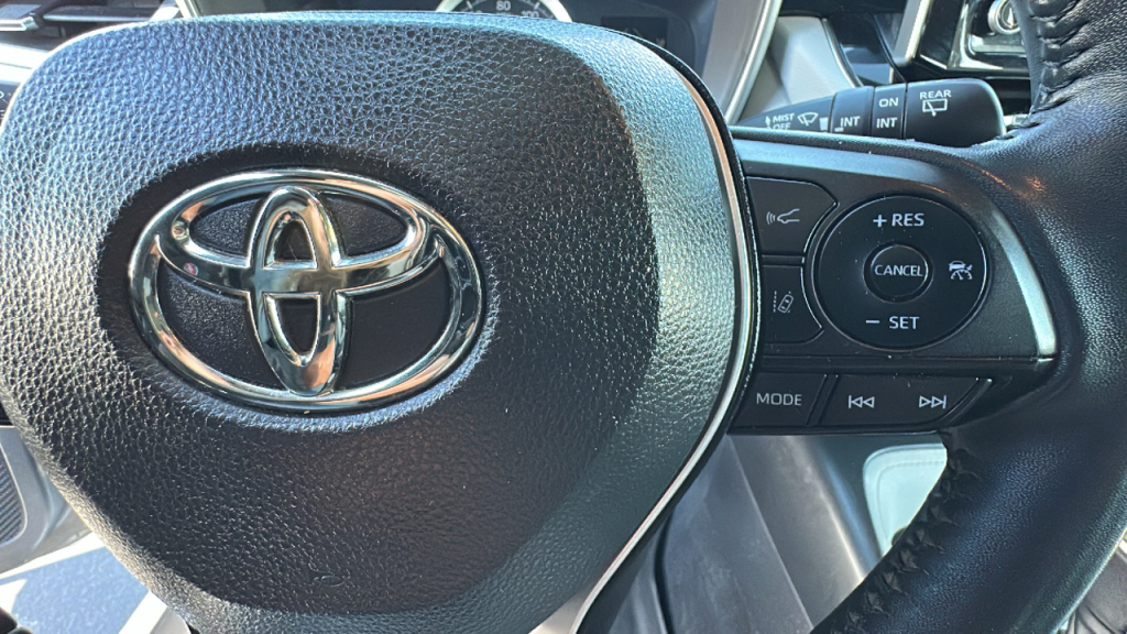 Vehicle image 16 of 30