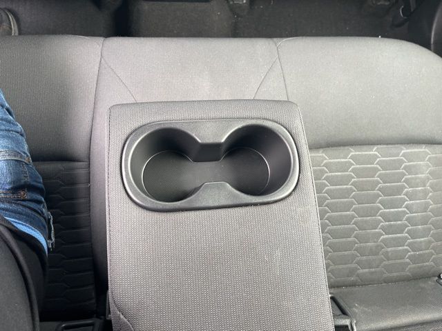 Vehicle image 15 of 25