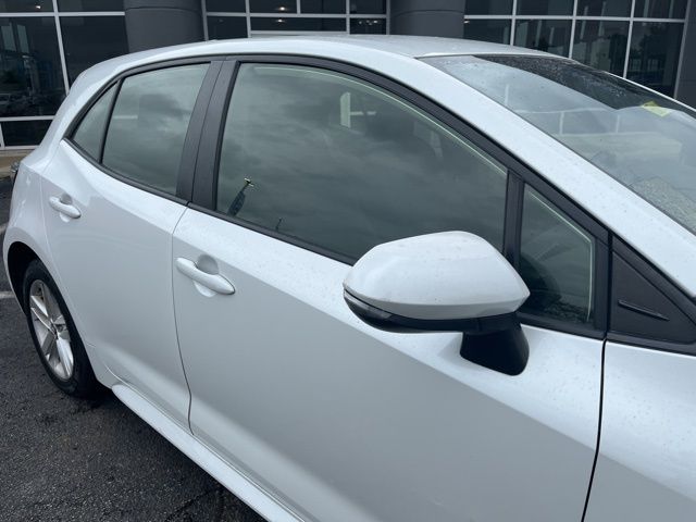 Vehicle image 10 of 25