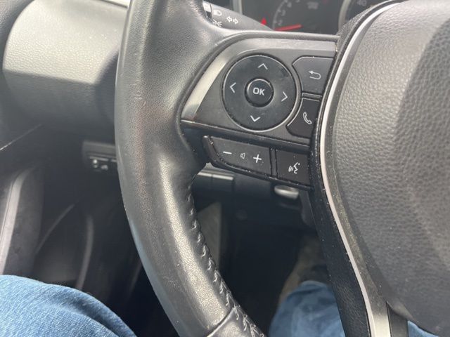Vehicle image 23 of 25