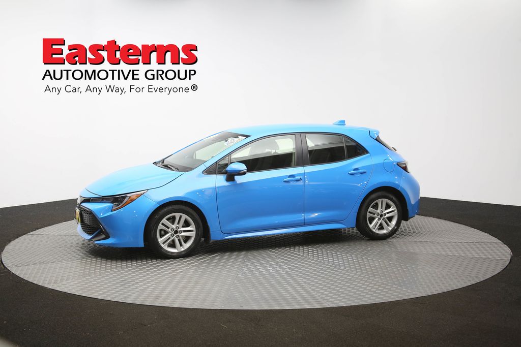 Vehicle image 2 of 61