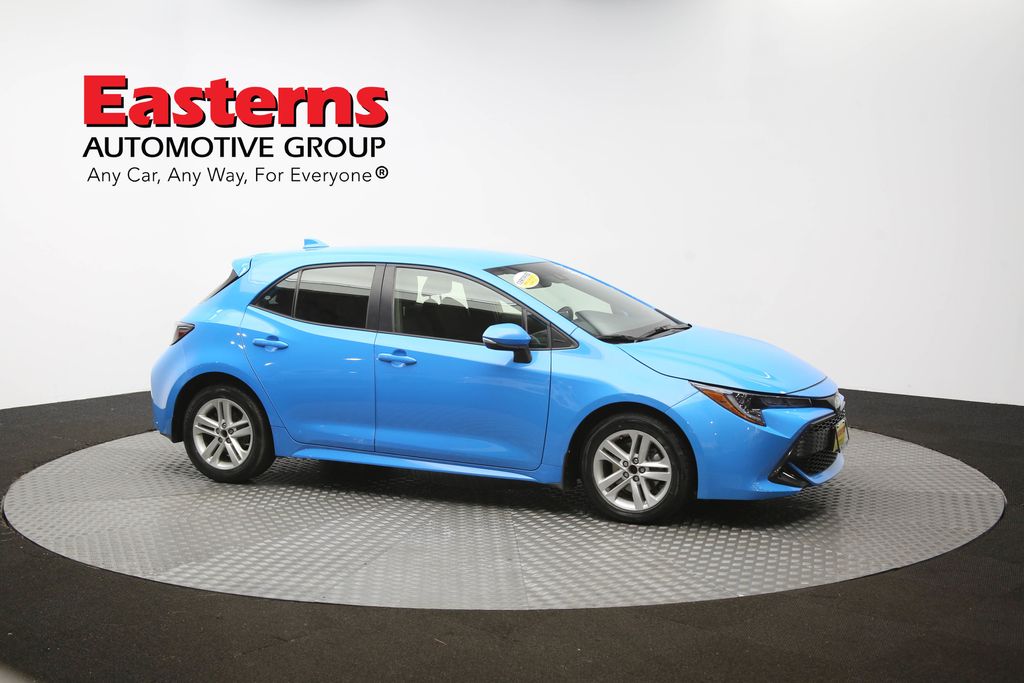Vehicle image 10 of 61