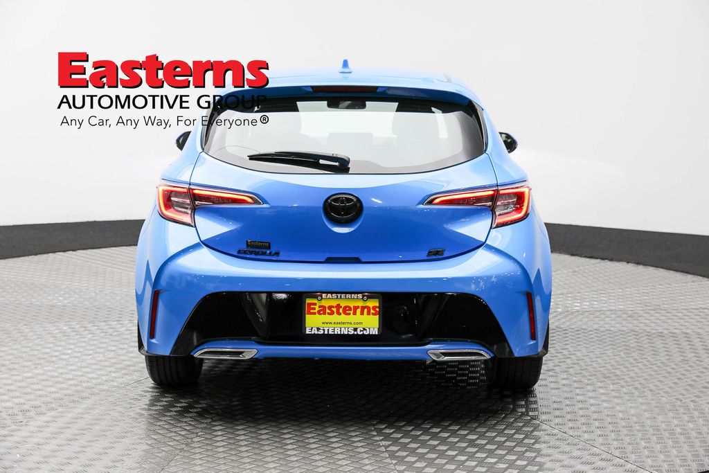 Vehicle image 28 of 61