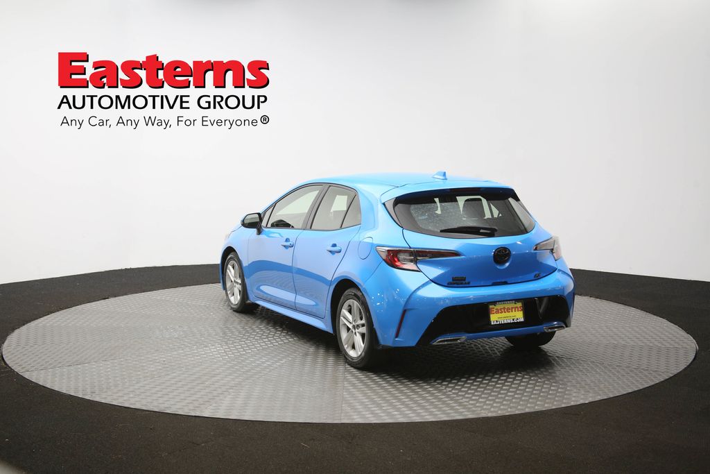 Vehicle image 33 of 61