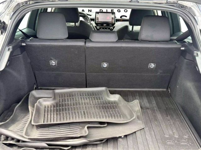 Vehicle image 17 of 26