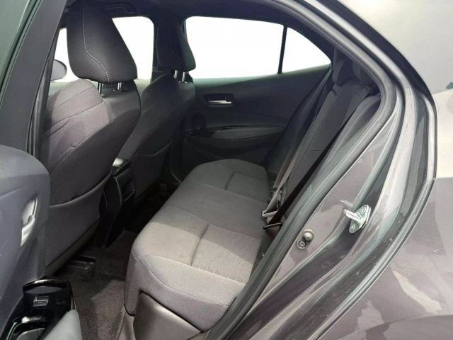 Vehicle image 13 of 26