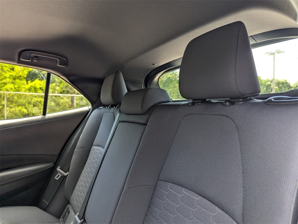 Vehicle image 21 of 34