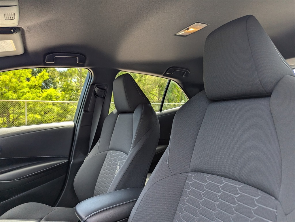 Vehicle image 24 of 34