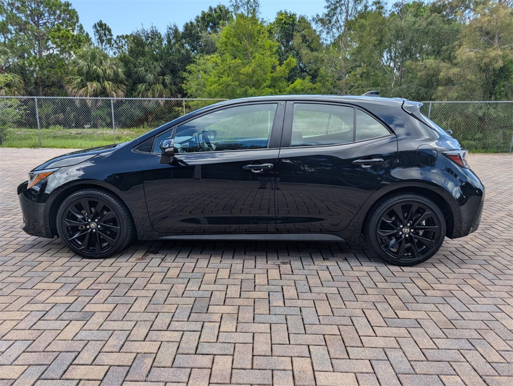 Vehicle image 8 of 34