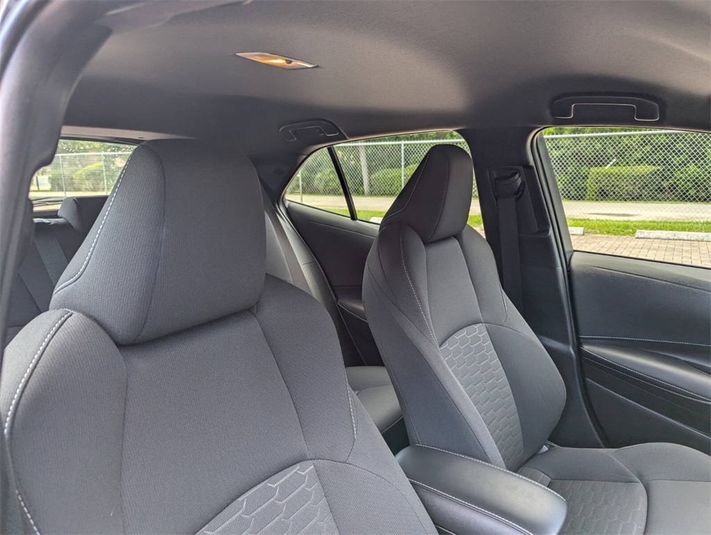 Vehicle image 15 of 34