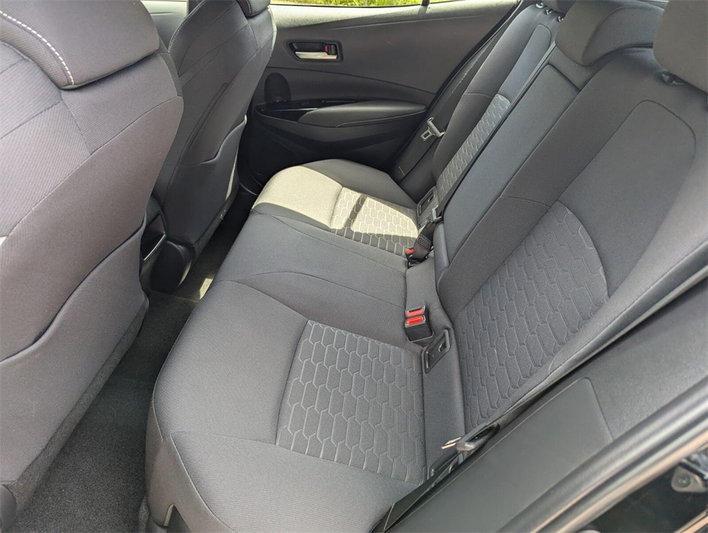 Vehicle image 22 of 34