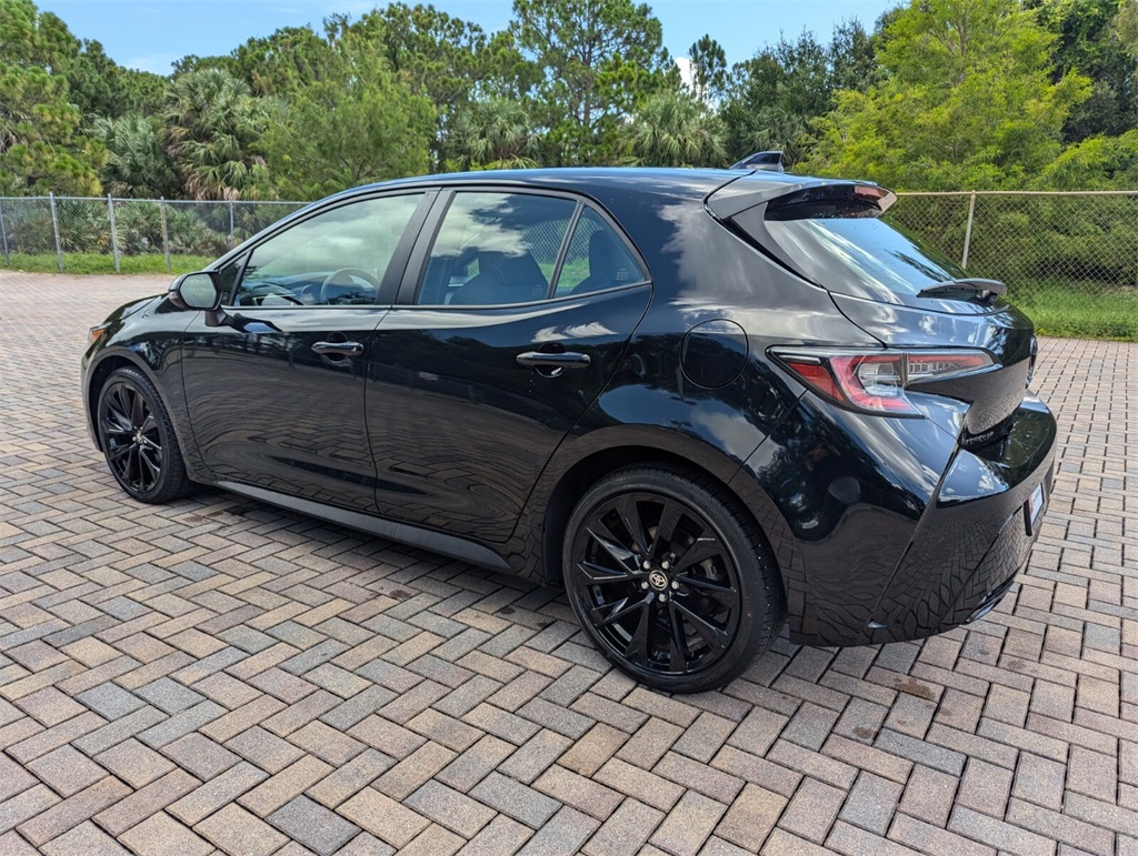 Vehicle image 7 of 34