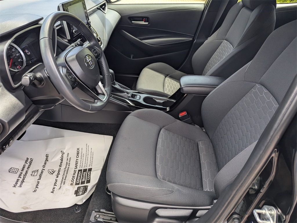 Vehicle image 25 of 34