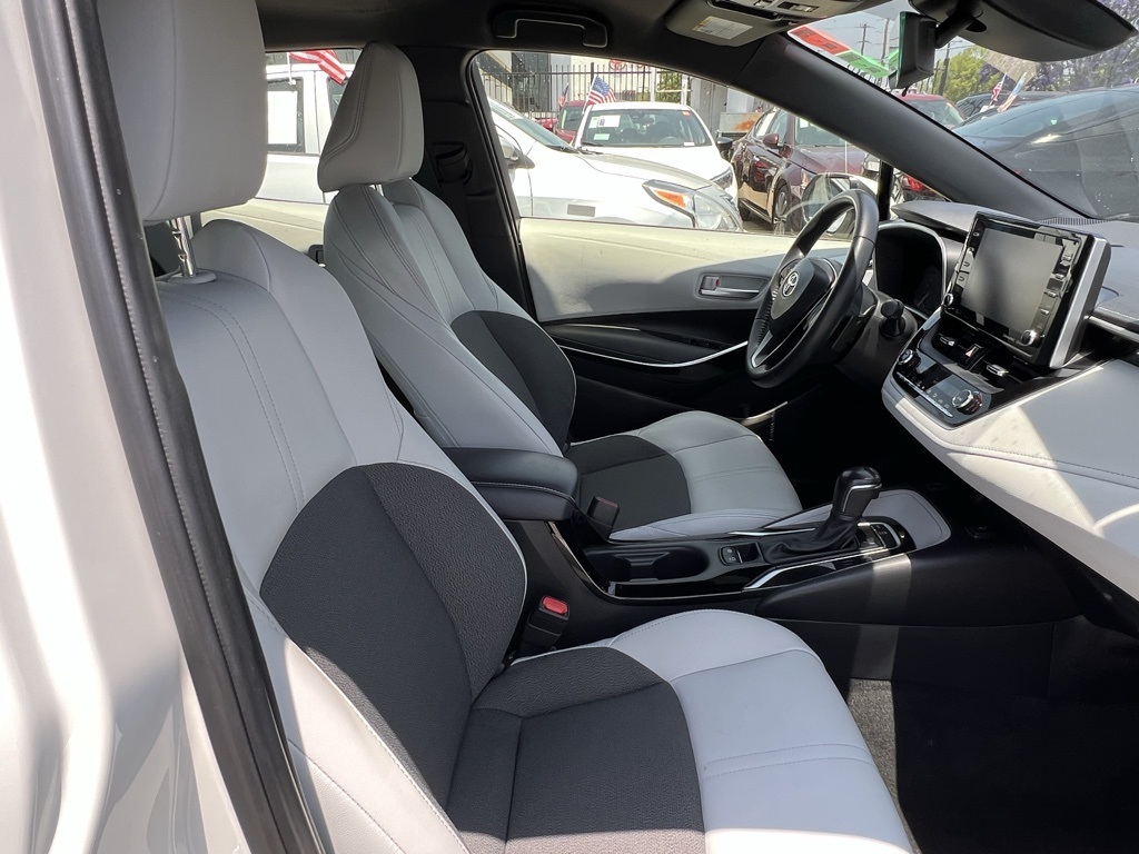 Vehicle image 11 of 28