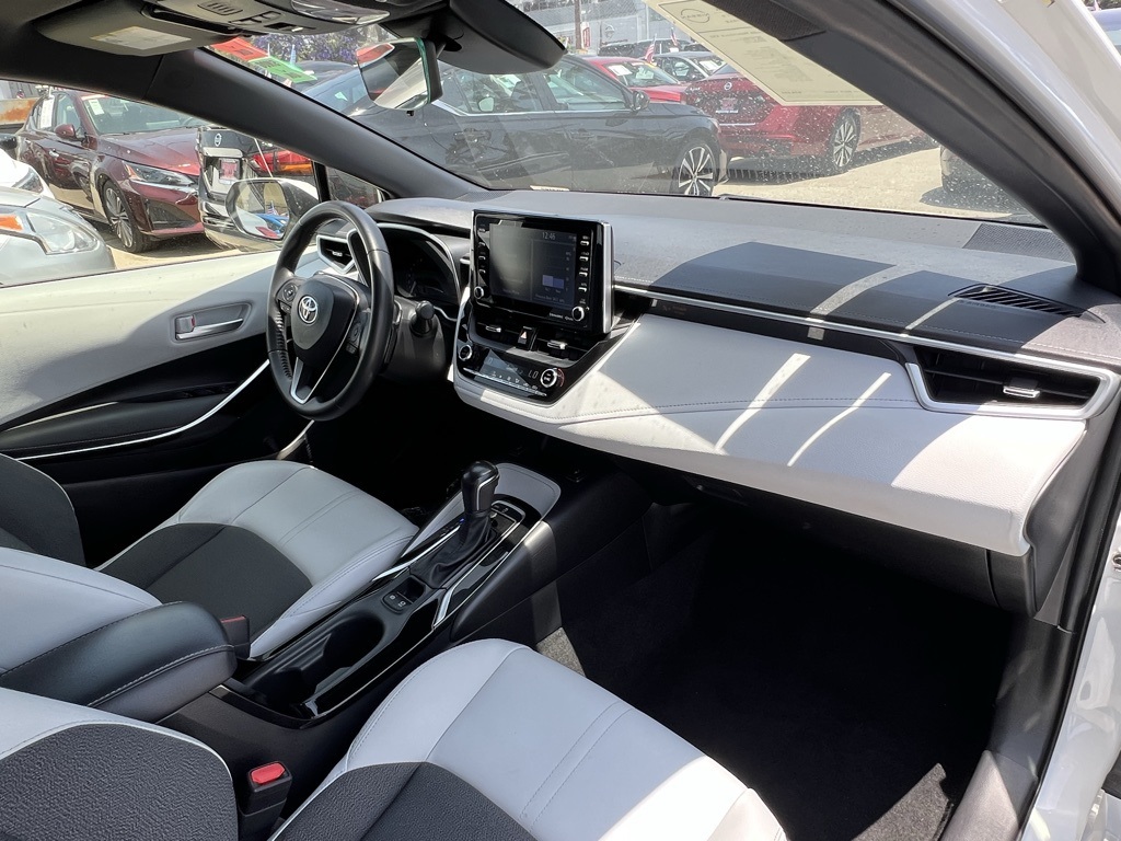 Vehicle image 10 of 28