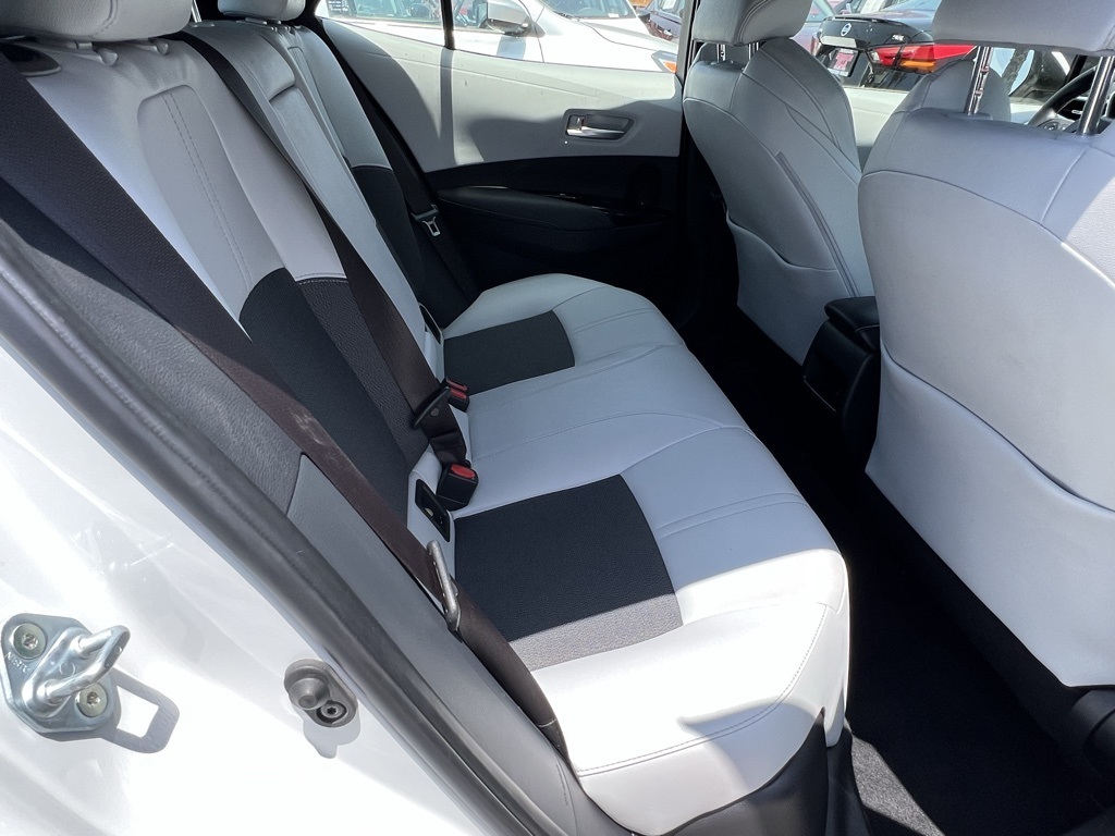 Vehicle image 14 of 28