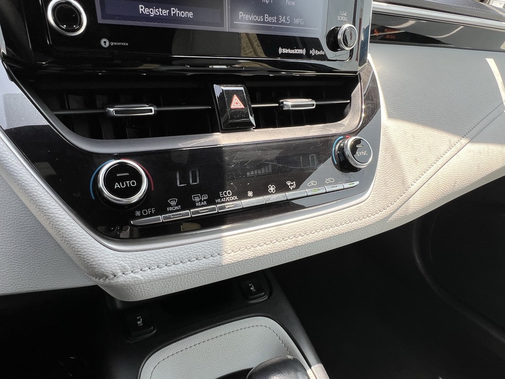 Vehicle image 24 of 28