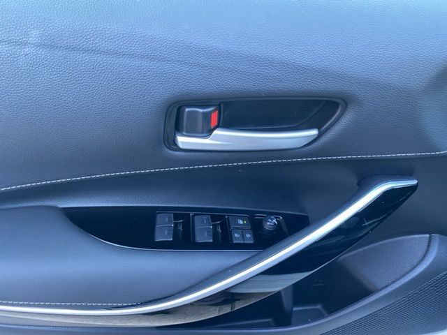 Vehicle image 13 of 30