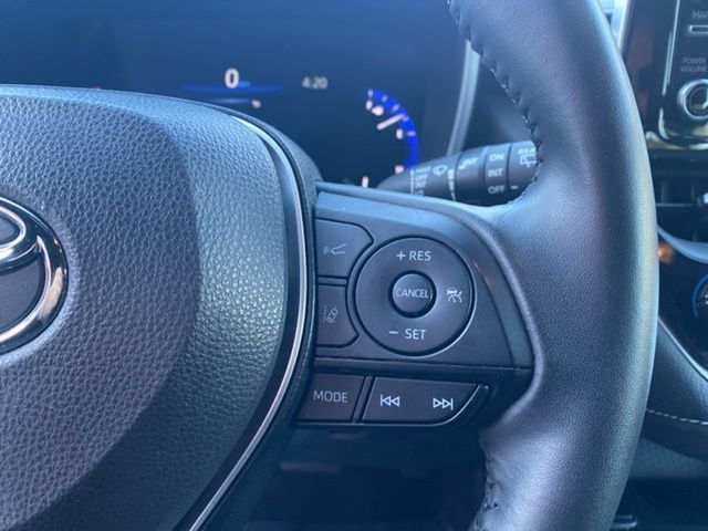 Vehicle image 26 of 30