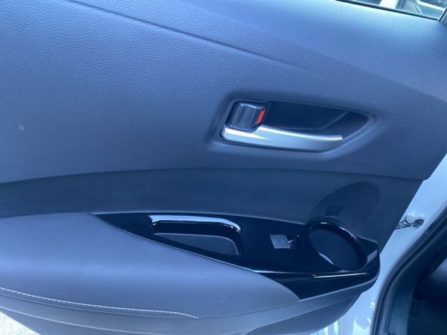 Vehicle image 17 of 30