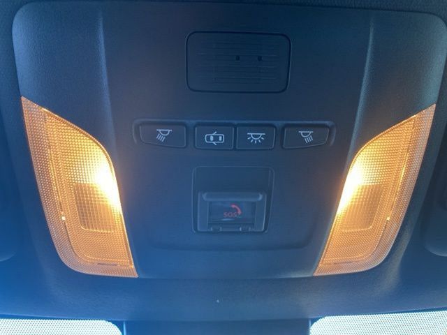 Vehicle image 23 of 30