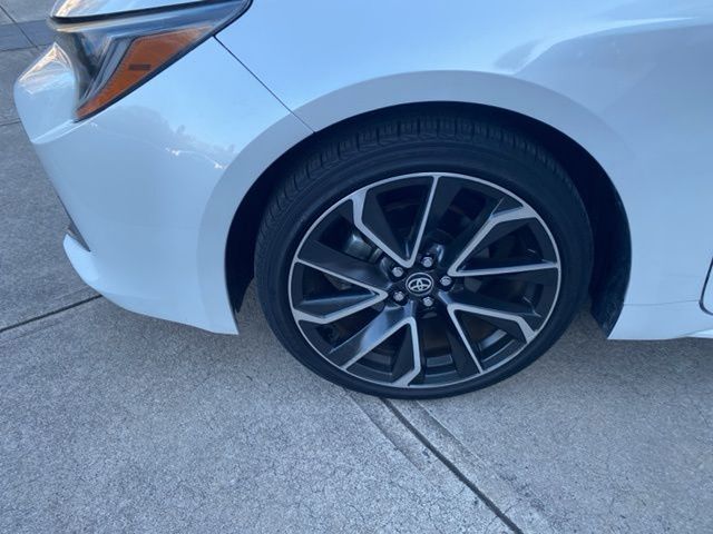 Vehicle image 11 of 30