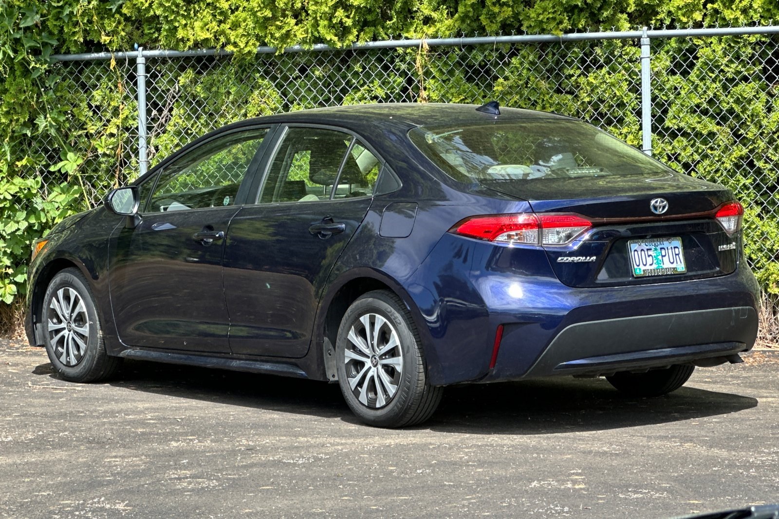 Vehicle image 8 of 33